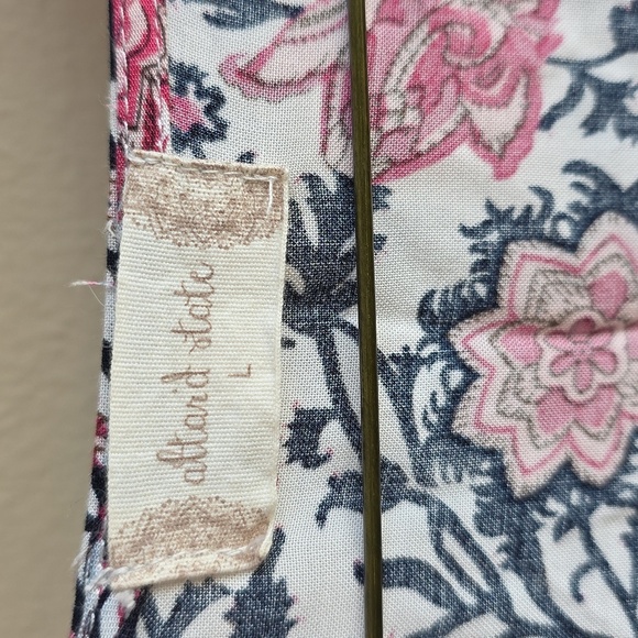 Altar'd State Romper Long Sleeve V neck Shorts Floral Size  Large - Picture 4 of 5